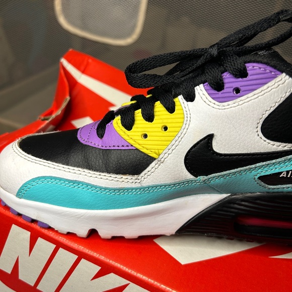 Nike Air Max 90 size 5.5Y Women’s - Picture 13 of 16